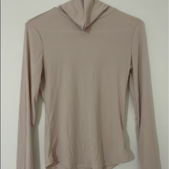 ARITZIA Sunday Best turtleneck long sleeve. Never worn. - Picture 2 of 4
